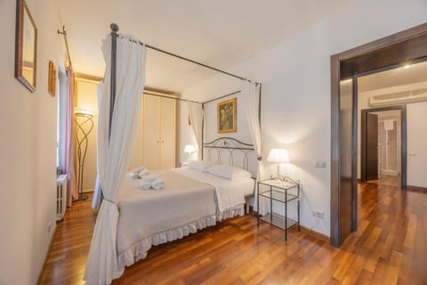 Bedroom, wardrobe