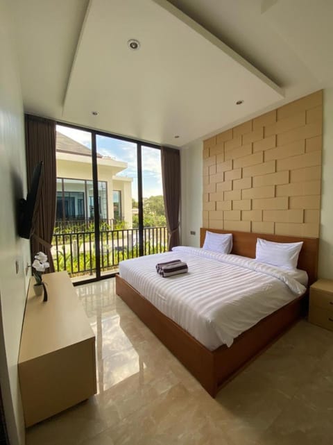 Bed, View (from property/room), Bedroom