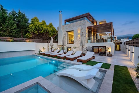 Property building, Swimming pool, Swimming pool