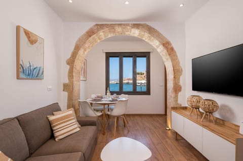 TV and multimedia, View (from property/room), Living room, Seating area, Dining area, Landmark view, Sea view