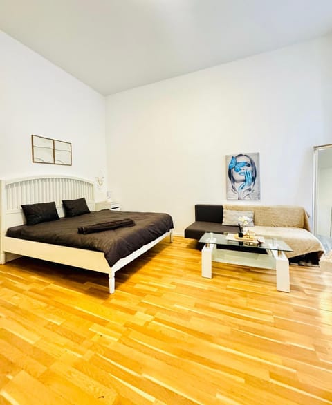 Bed, Seating area, Bedroom