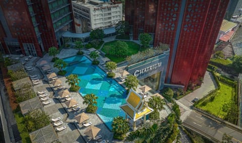 Property building, Swimming pool