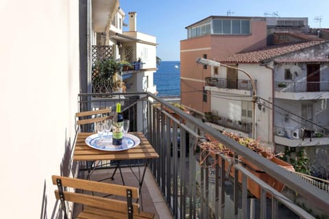 Balcony/Terrace, Sea view, Sea view, Street view