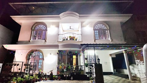 Property building, Facade/entrance, Night