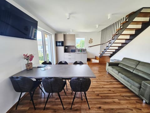 TV and multimedia, Living room, Dining area, kitchen