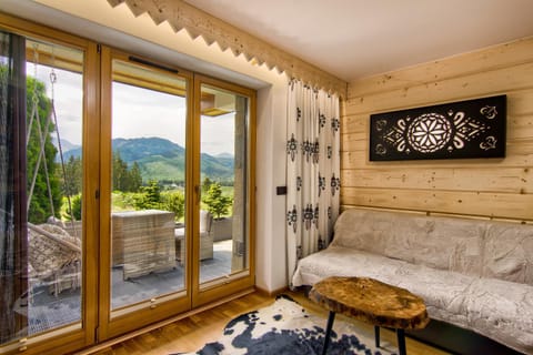 Living room, Mountain view