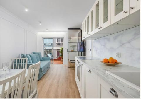 Kitchen or kitchenette, Living room, Seating area, Dining area, dishwasher, pet friendly, stove