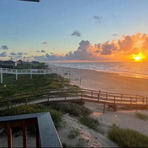 Natural landscape, View (from property/room), Beach, Sea view, Sunrise, Sunset