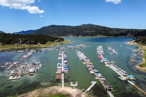 Walk to Big Bear Lake Cozy Cabin with Deck Cabin in Big Bear