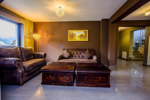 Communal lounge/ TV room