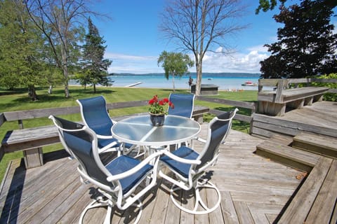 Lone Star Escape House in Glen Lake