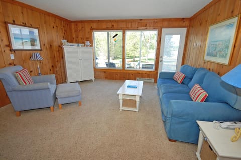 Lone Star Escape House in Glen Lake