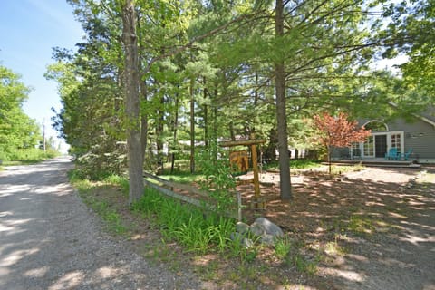 Dancin' Bear House in Glen Arbor