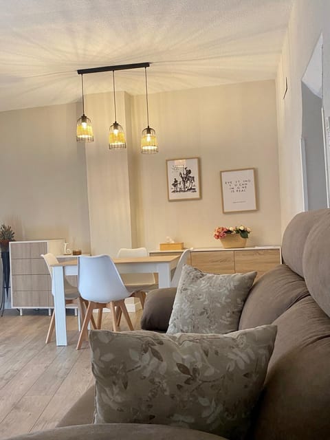 TV and multimedia, Living room, Dining area