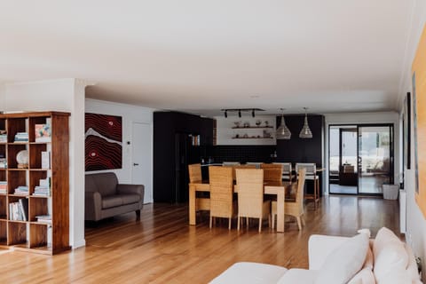 Doric Dreams - Short Stroll to St Helens House in St Helens