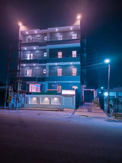 Property building, Neighbourhood, Street view
