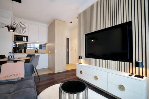TV and multimedia, Kitchen or kitchenette, Living room