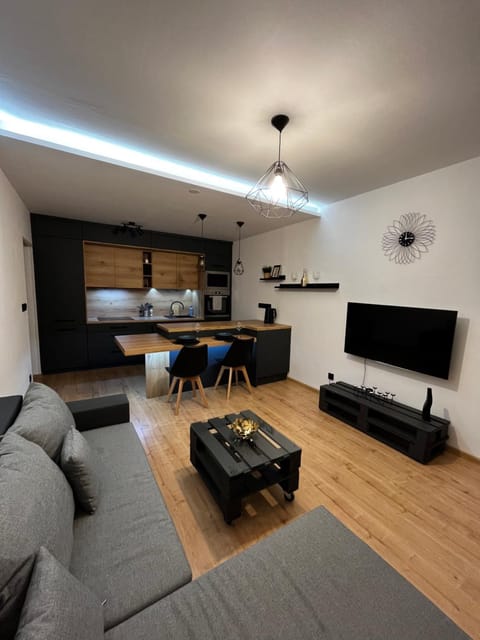 TV and multimedia, Living room, Dining area