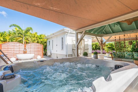 Day, Hot Tub