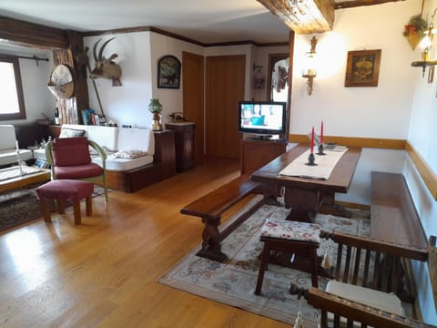 Living room, Dining area