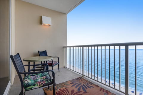 Majestic 1-1306! Gulf front 1bedroom, Pool,Hot Tubs,Tennis House in Long Beach