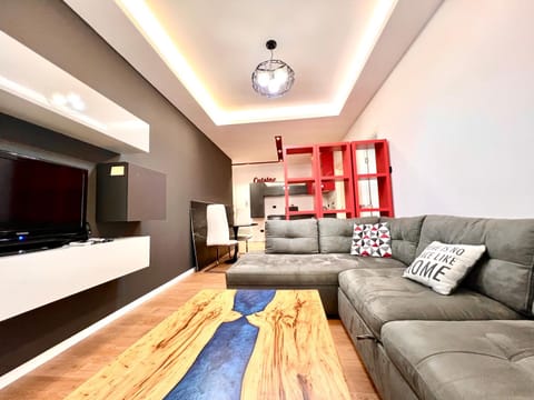 Communal lounge/ TV room, TV and multimedia, Living room, Seating area, Evening entertainment