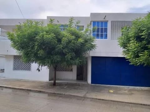 Property building, Facade/entrance, Day