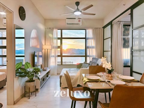 Natural landscape, Living room, Seating area, Dining area, air conditioner