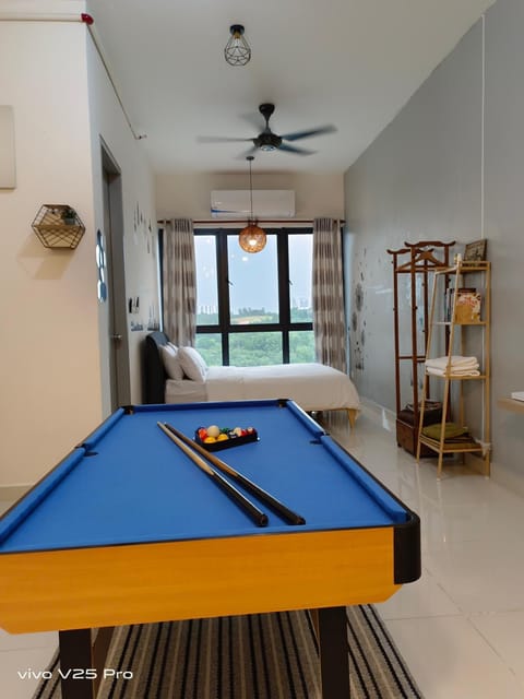 Billiard, Game Room