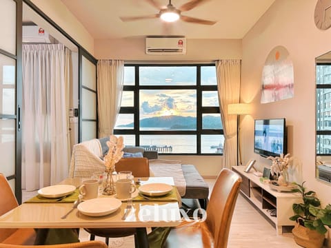 TV and multimedia, Living room, Seating area, Dining area, air conditioner
