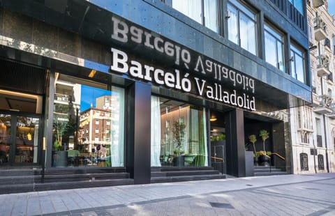 Property building, Facade/entrance