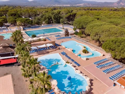 Camping Oasis Village Campground/ 
RV Resort in Roquebrune-sur-Argens