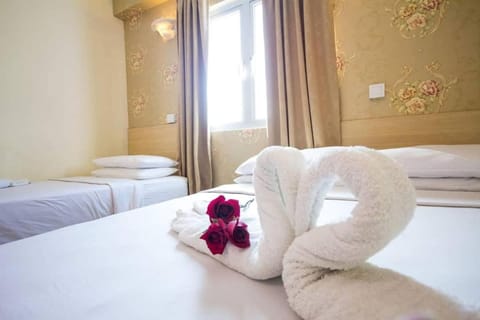 Bedroom, towels