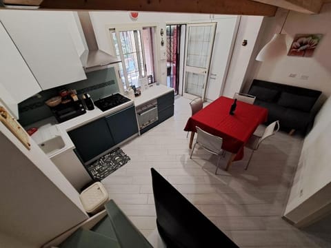 Kitchen or kitchenette, Living room