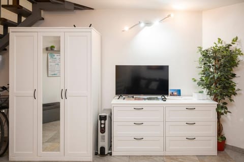 TV and multimedia, wardrobe