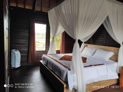 Tegeswoodhouse,Private pool,two bedrooms and free wifi House in Ubud