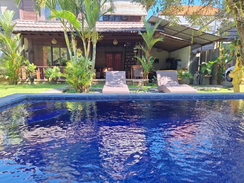 Tegeswoodhouse,Private pool,two bedrooms and free wifi House in Ubud
