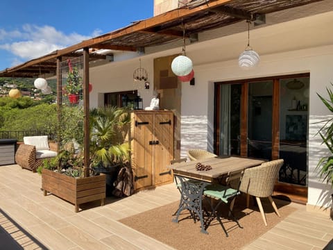 Patio, View (from property/room), Balcony/Terrace, Seating area, Dining area