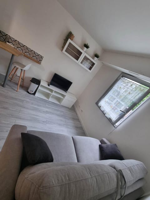 Petit Appartement Cosy Apartment in Île-de-France