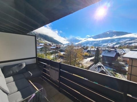 Winter, View (from property/room), Balcony/Terrace, Seating area, Mountain view