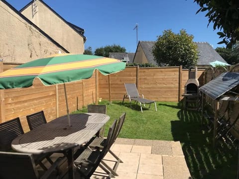 Patio, BBQ facilities