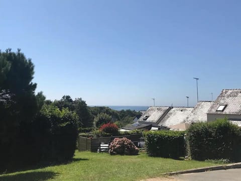 Petite maison avec piscine à 500m de la plage House in Guidel