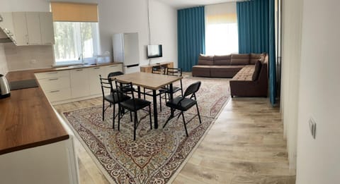 Dining area, Breakfast