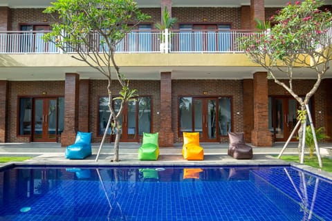 Property building, Swimming pool