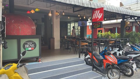 Restaurant/places to eat