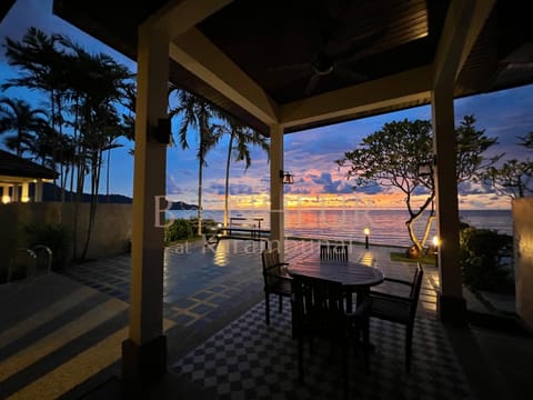 View (from property/room), Sea view, Sunset