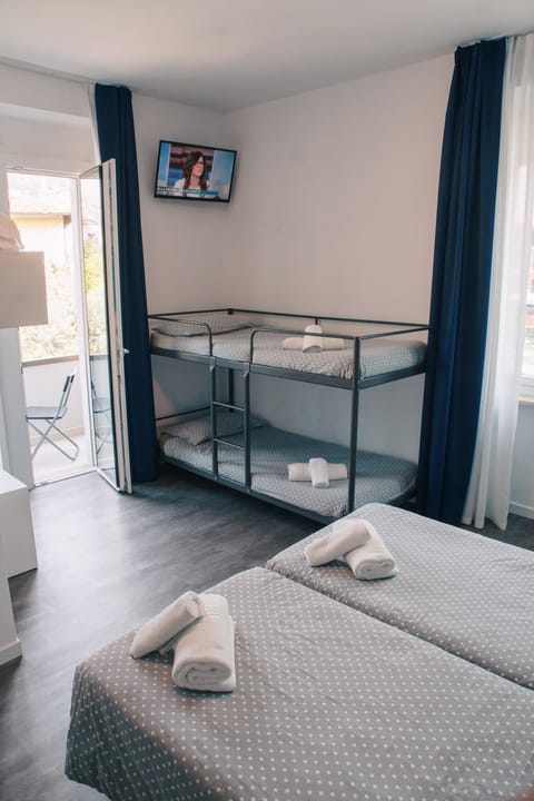 Bed, Bedroom, bunk bed