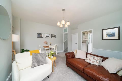 Robins Nest Cottage House in Scotland