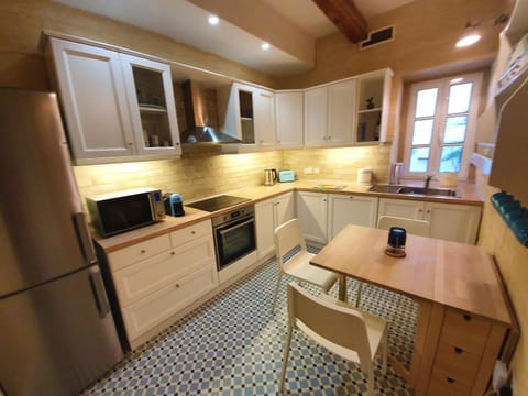 Kitchen or kitchenette, dishwasher, minibar, pet friendly, stove, toaster