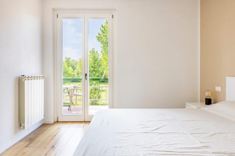 Bed, Balcony/Terrace, Balcony/Terrace, Bedroom